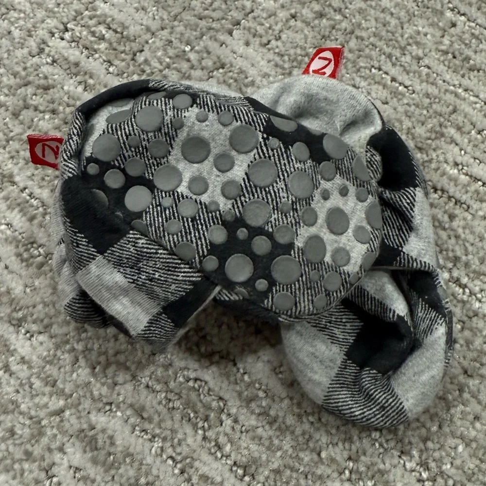 Zutano Black and Gray Baby Booties with Grippers